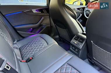 Седан Audi S4 2023 в 