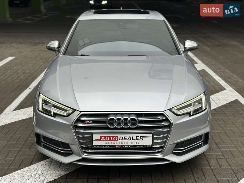 Седан Audi S4 2018 в Киеве