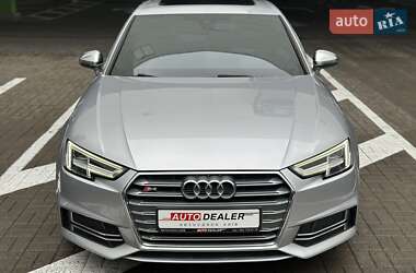Седан Audi S4 2018 в 