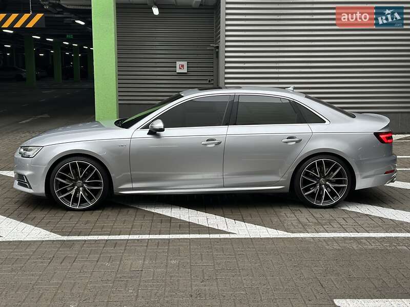 Седан Audi S4 2018 в Киеве