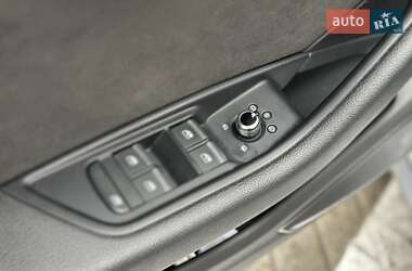 Седан Audi S4 2018 в 