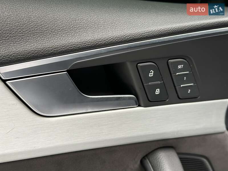 Седан Audi S4 2018 в Киеве