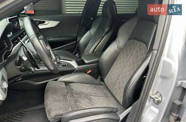 Седан Audi S4 2018 в 