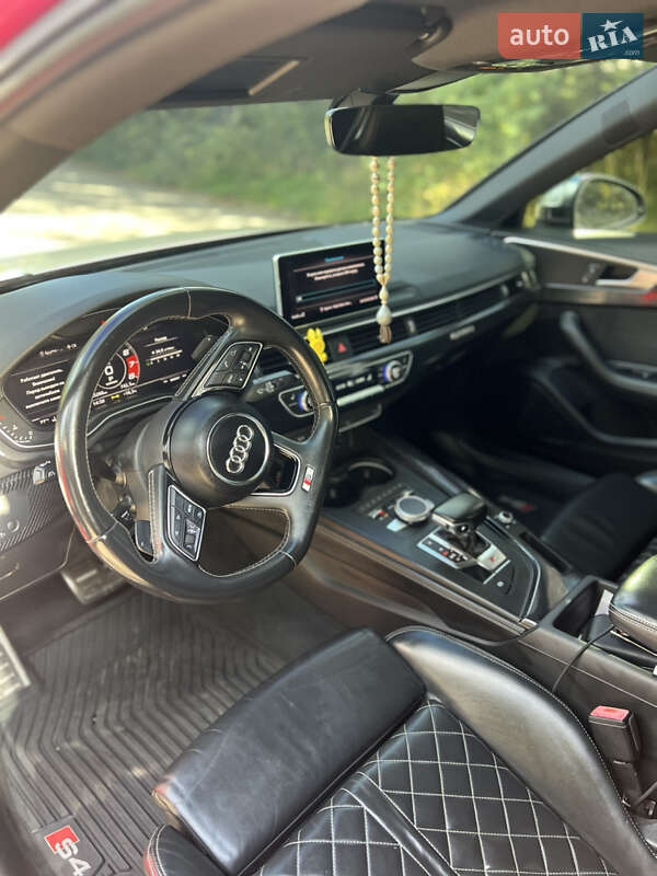 Седан Audi S4 2018 в Кривом Роге