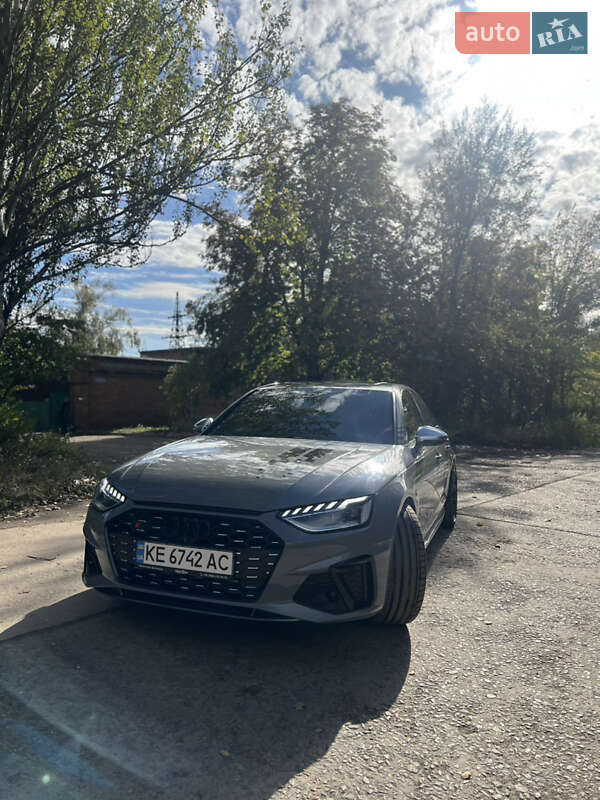 Седан Audi S4 2018 в Кривом Роге