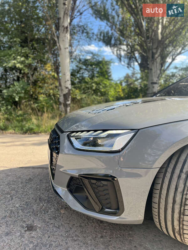 Седан Audi S4 2018 в Кривом Роге