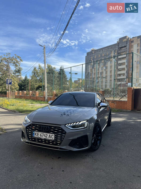 Седан Audi S4 2018 в Кривом Роге
