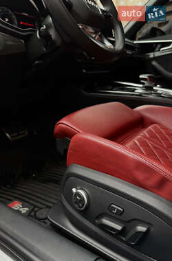 Седан Audi S4 2022 в 