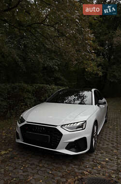 Седан Audi S4 2022 в 