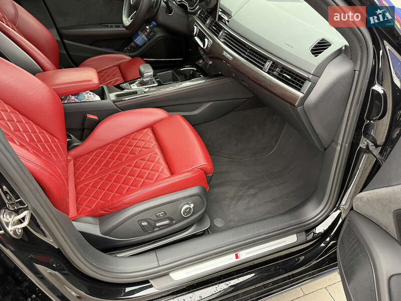 Седан Audi S4 2020 в Виннице