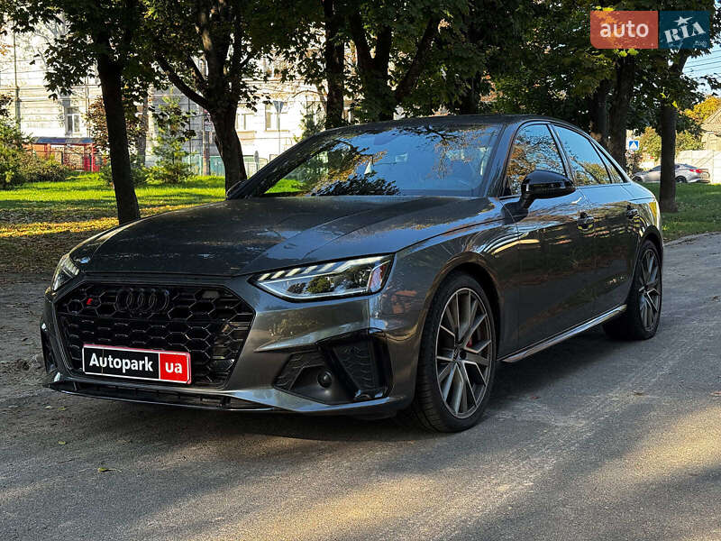 Седан Audi S4 2022 в 