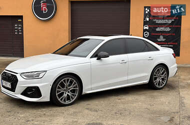 Седан Audi S4 2022 в 