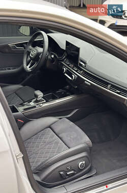 Седан Audi S4 2022 в 