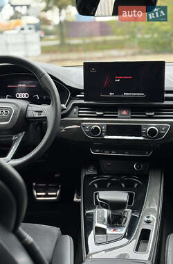 Седан Audi S4 2022 в 