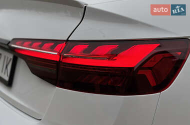 Седан Audi S4 2022 в 