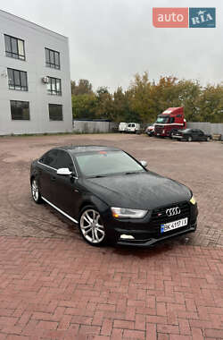 Седан Audi S4 2013 в Ровно