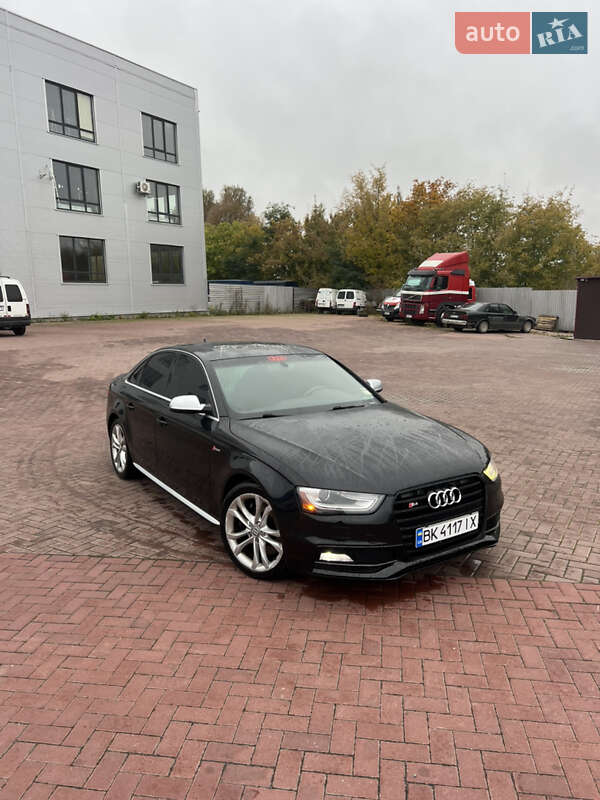 Седан Audi S4 2013 в 