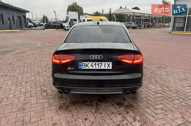 Седан Audi S4 2013 в 