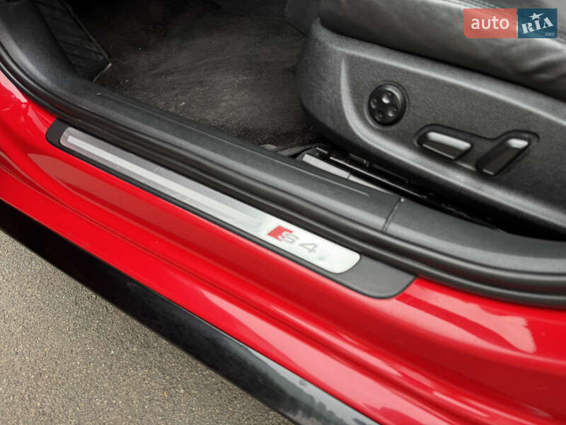 Седан Audi S4 2010 в Киеве