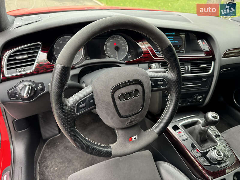 Седан Audi S4 2010 в Киеве