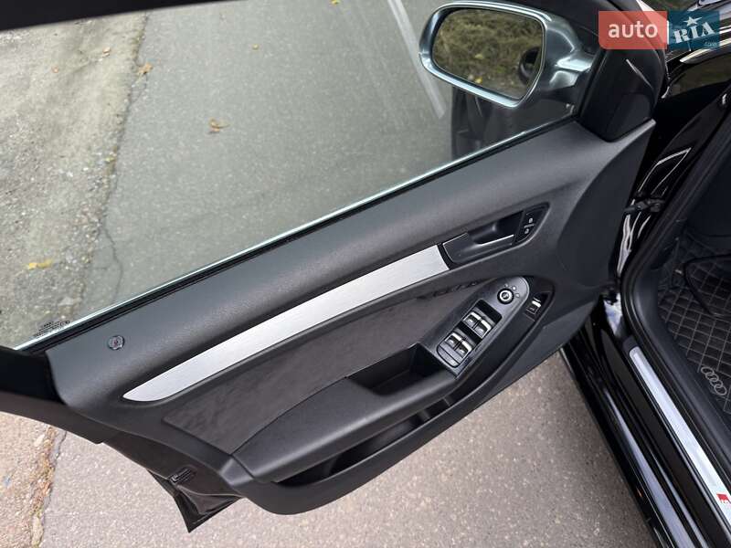 Седан Audi S4 2012 в Одессе