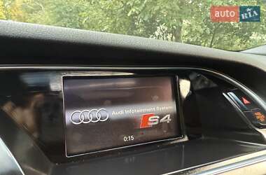 Седан Audi S4 2012 в  фото 38 Седан Audi S4 2012 в