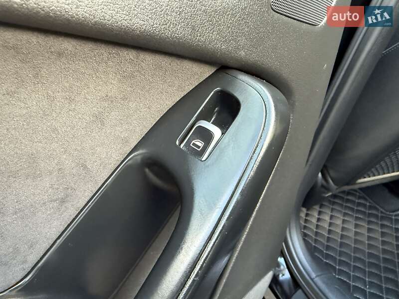 Седан Audi S4 2012 в Одессе