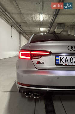 Седан Audi S4 2019 в 