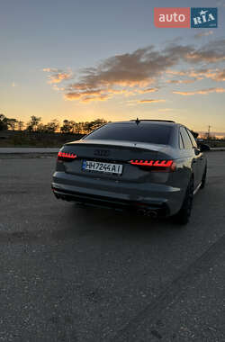 Седан Audi S4 2021 в 