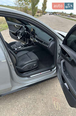 Седан Audi S4 2021 в 