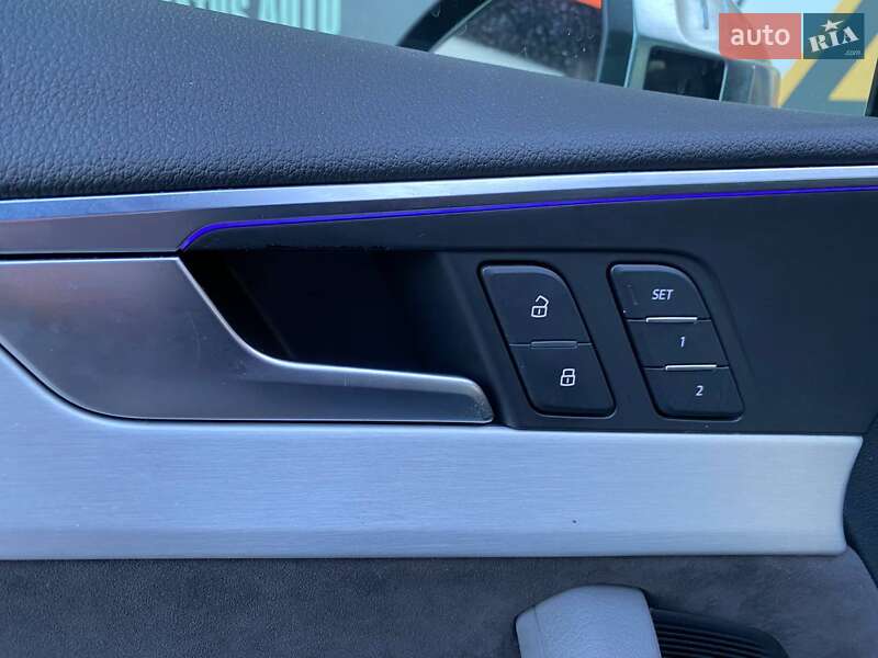 Седан Audi S4 2017 в Хмельницькому