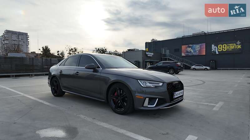 Седан Audi S4 2019 в Киеве