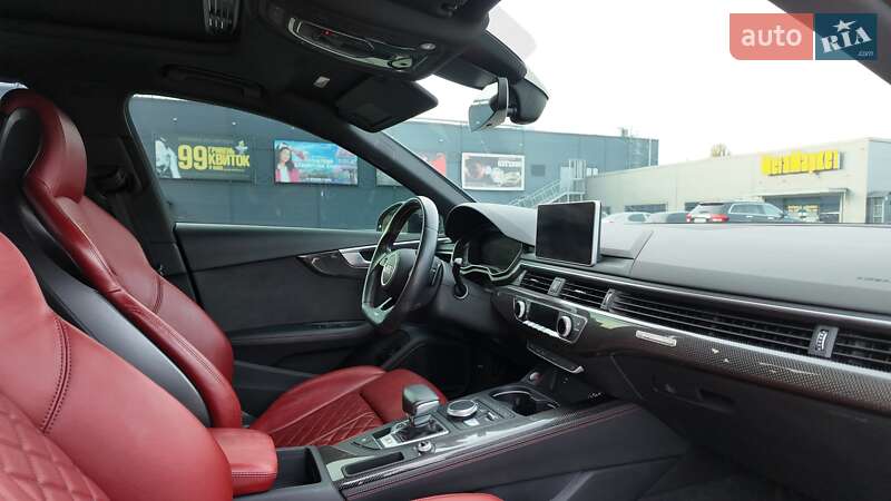 Седан Audi S4 2019 в Киеве