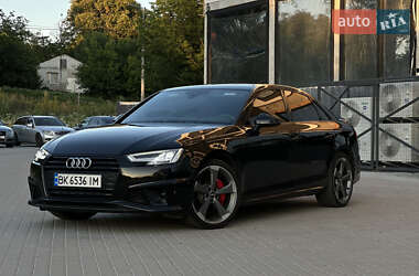 Седан Audi S4 2018 в Ровно