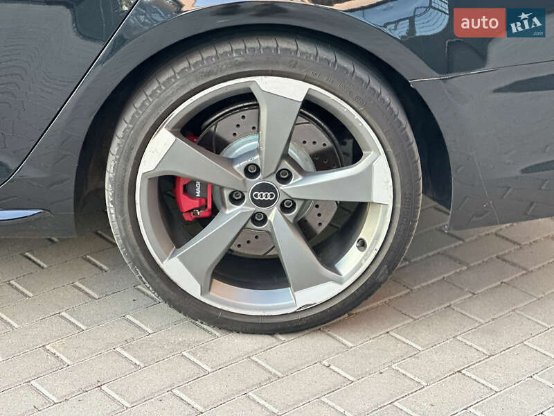 Седан Audi S4 2018 в Ровно