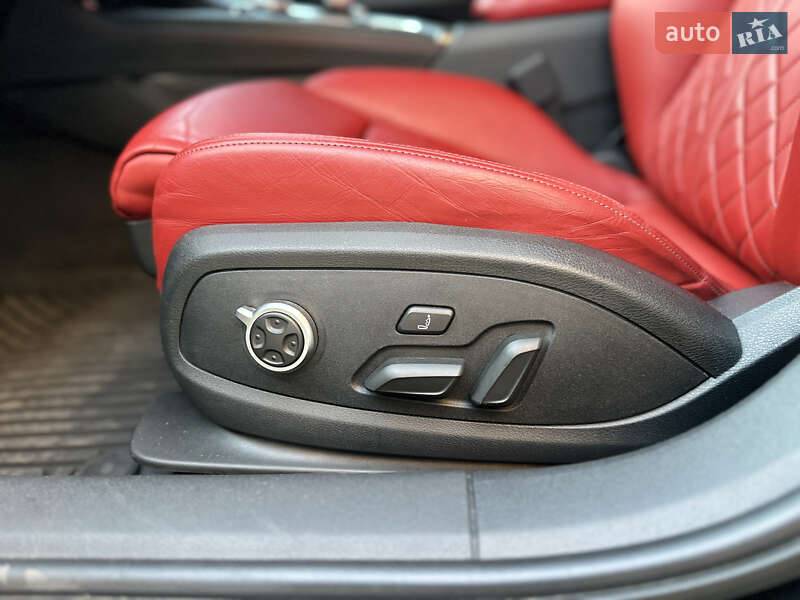 Седан Audi S4 2018 в Ровно