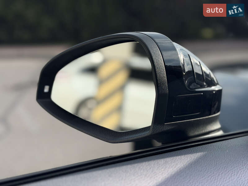 Седан Audi S4 2023 в Киеве