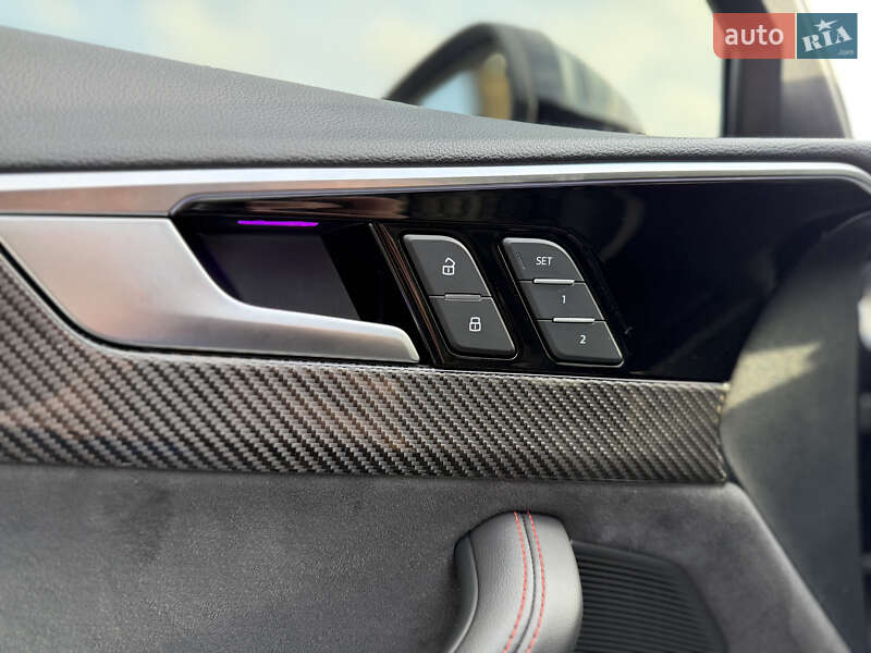 Седан Audi S4 2023 в Киеве