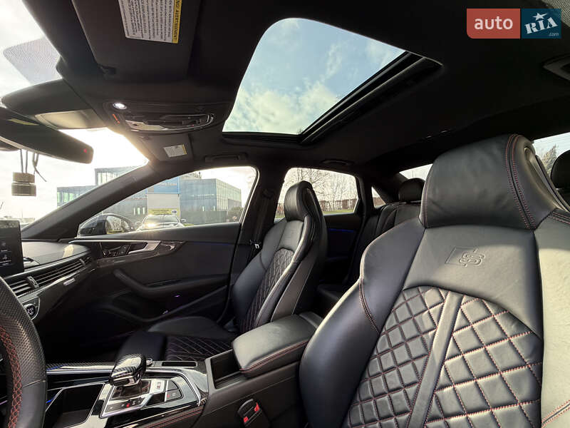 Седан Audi S4 2023 в Киеве