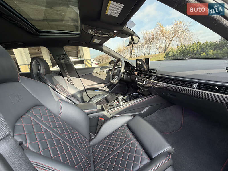 Седан Audi S4 2023 в Киеве