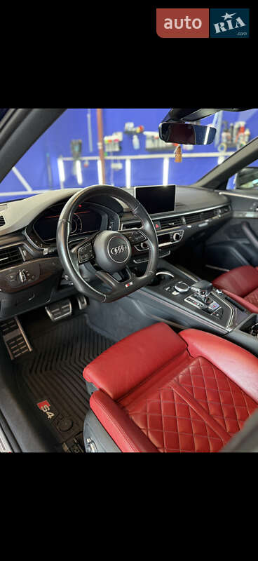 Седан Audi S4 2018 в Харькове