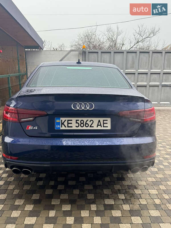 Седан Audi S4 2018 в Харькове