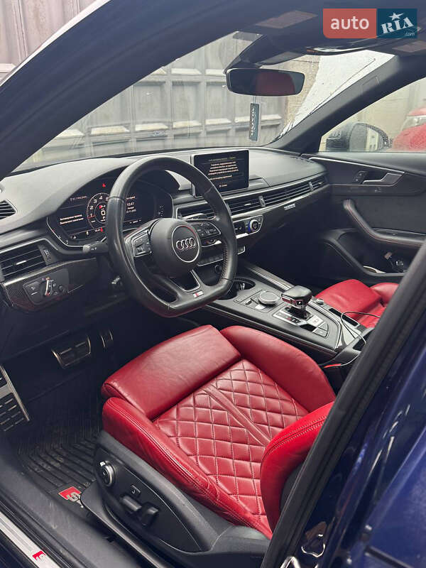 Седан Audi S4 2018 в Харькове