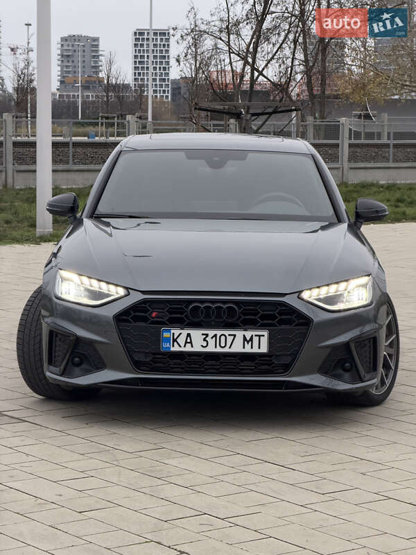 Седан Audi S4 2022 в Киеве