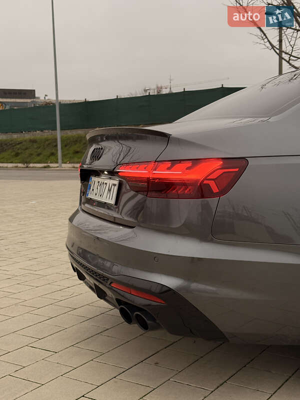 Седан Audi S4 2022 в Киеве