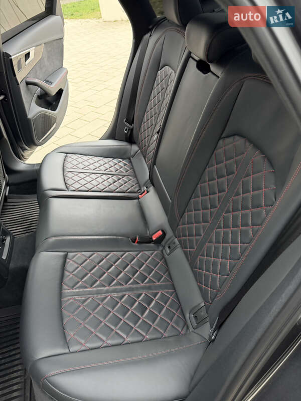 Седан Audi S4 2022 в Киеве