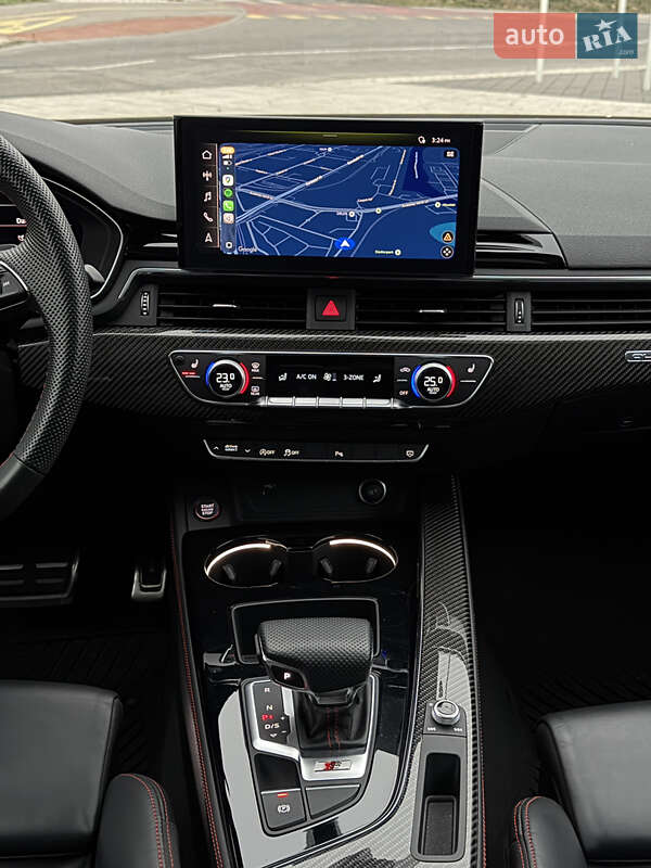 Седан Audi S4 2022 в Киеве