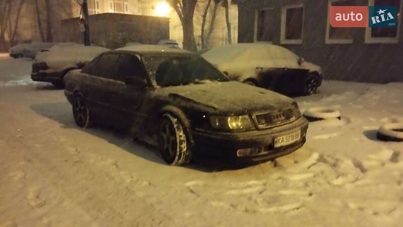 Седан Audi S4 1992 в Киеве