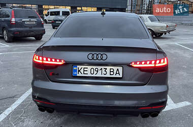Седан Audi S4 2022 в Дніпрі