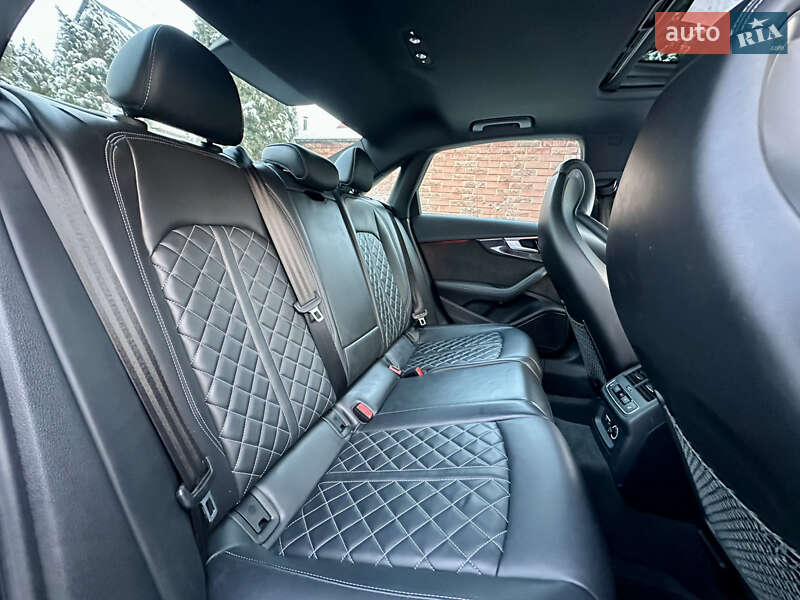 Седан Audi S4 2019 в Киеве